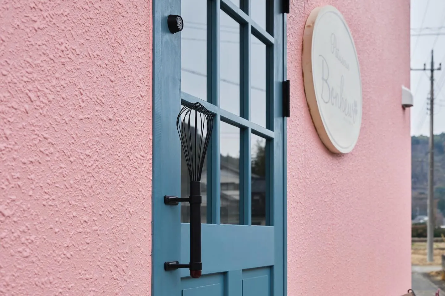 外観も可愛くて美味しそうなケーキ屋さん🍰